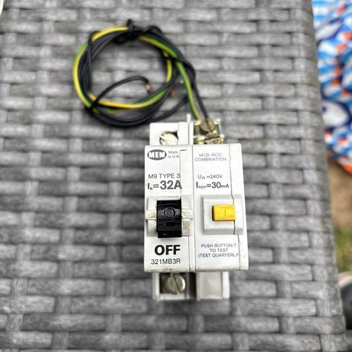 Mem rcbo amp - m9, type