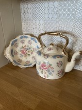 Large Pretty Flowers Ceramic Kettle & Wash Bowl / Fruit Bowl Vintage