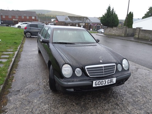 Mercedes class limousine - mercedes, e