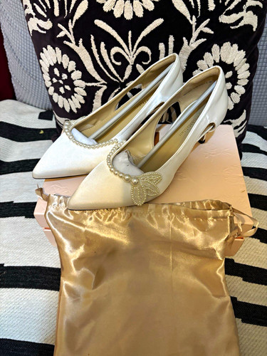 Lilywatt ivory satin court - lilywatt,
