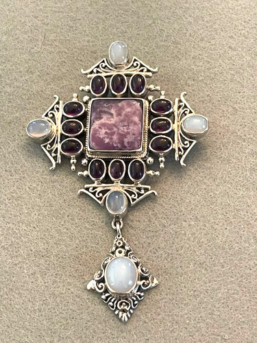 Gorgeous amythest charoite - gorgeous, &