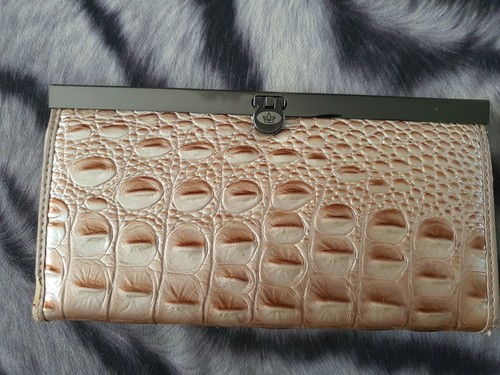 Metalic croc embosed - metalic,