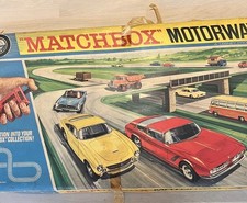 MATCHBOX MOTORWAY LESNEY M-2 VINTAGE TOY BOXED WITH BOXED CARS EXC CON