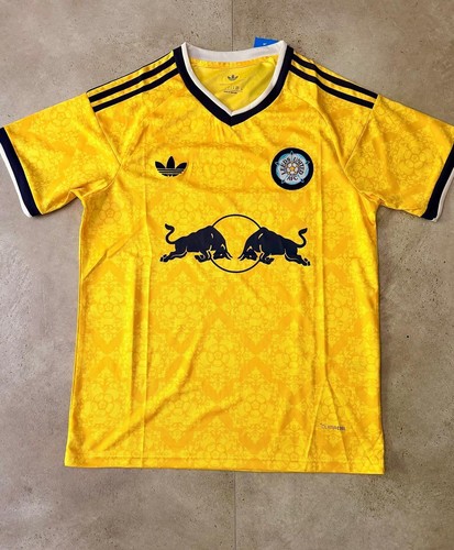Leeds utd away - medium, and