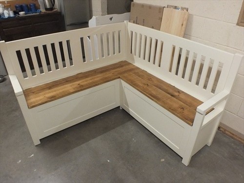 Painted slat back corner - 5'x5', slat-back