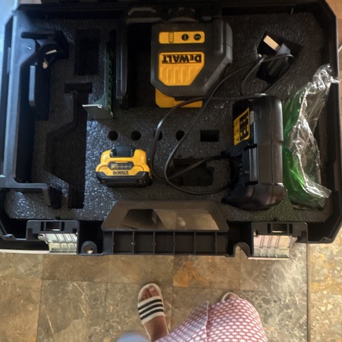 Dewalt dce089g multi line - dewalt,
