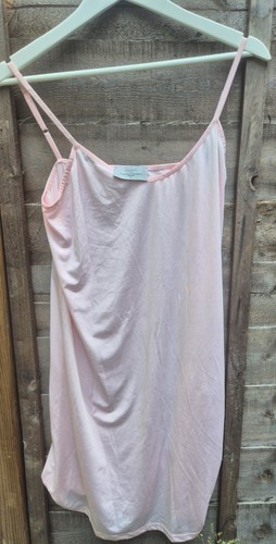 Slip top preen by - on,