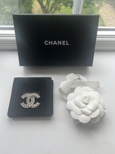 ** CHANEL Classic CC Silver tone crystal/diamonte/pearl brooch 2016**