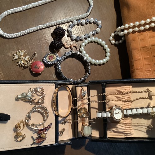 Costume jewellery necklace - costume,