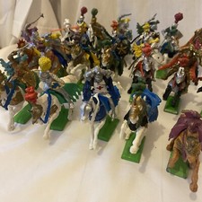 PD135 Bundle of Britains Deetail Medieval Knights on Horseback Vintage 18pcs