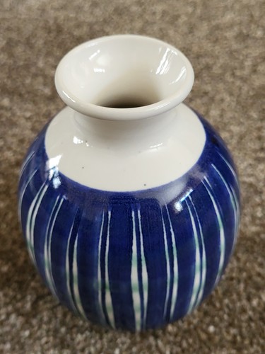 Small studio pottery signed - small,