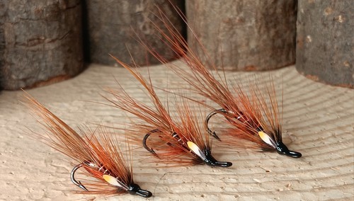 Black bush salmon flies - x,