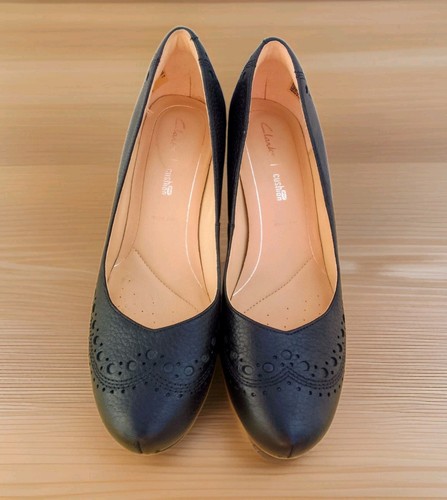 Clarks size wide fit - clarks,