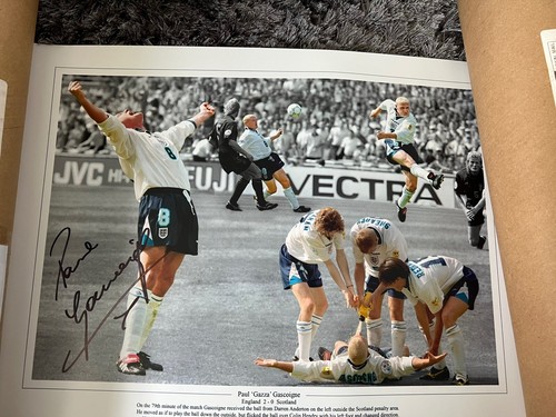 Signed paul gascoigne england - signed,