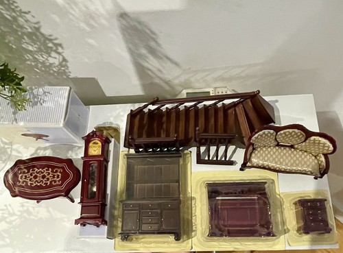 Dolls house collectors - dolls,