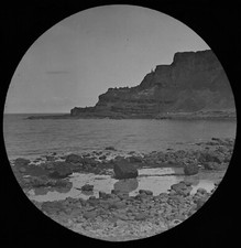 Magic Lantern Slide GIANTS CAUSEWAY - DISTANT VIEW NO3 C1890 OLD PHOTO IRELAND