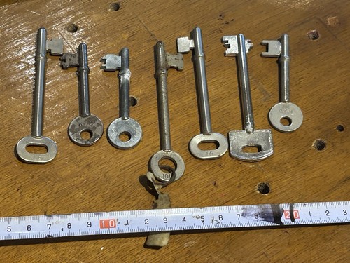Joblot keys vintage - 7,