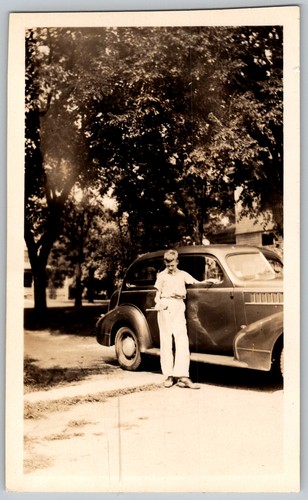 Vtg snapshot teenage boy - b&w,