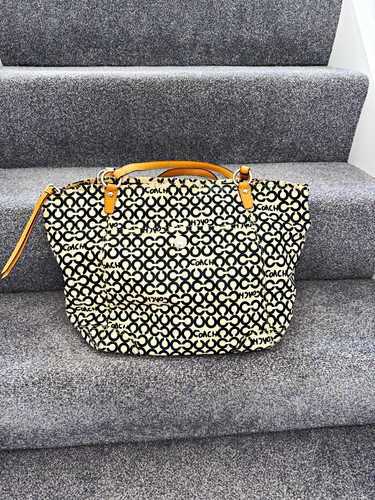 Coach signature monogram - signature,