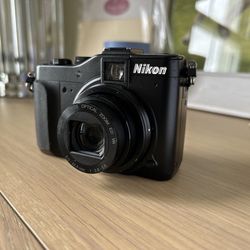 Nikon p7000 digital camera - nikon,