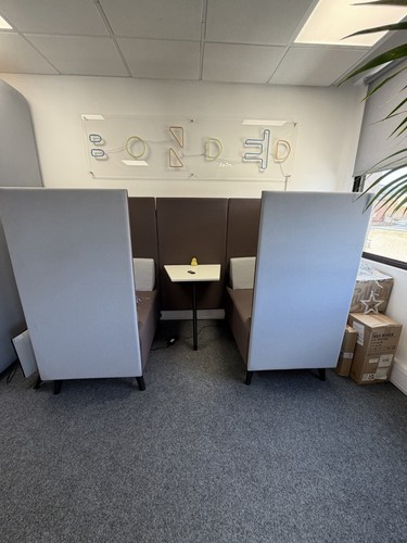 Person acoustic office - person,