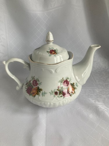 Vintage porcelain red and - porcelain,