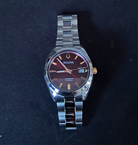 Bulova surveyor 39mm red - , dial