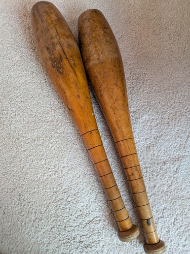 Two vintage juggling - two, clubs