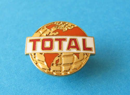 Total world wide pin badge - world,