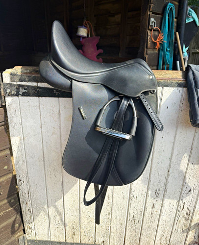 Wintec 500 dressage - 16.5,