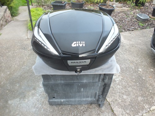 Givi v56 black comes with - with, 2