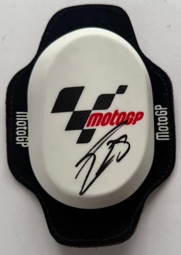 Izan guevara hand signed knee - signed,