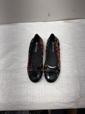 PAVERS ladies black and red