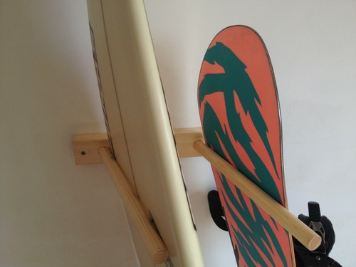 Surfboard snowboard vertical - /,