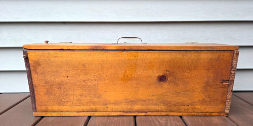 Vtg knotty pine - knotty, box