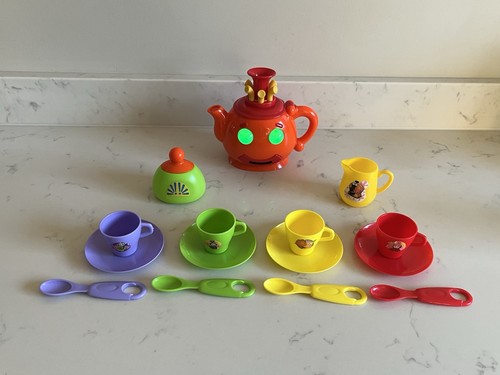 The teletubbies tea set - the,