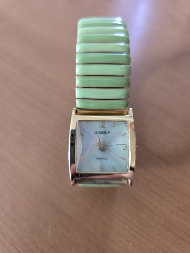 Ladies gossip watch - gossip, tone