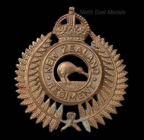New zealand regiment cap badge - new,