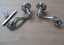 Vintage style lever door latch