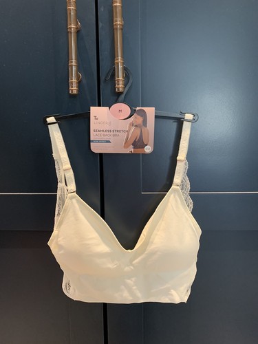 Bnwt ivory non - wired, padded