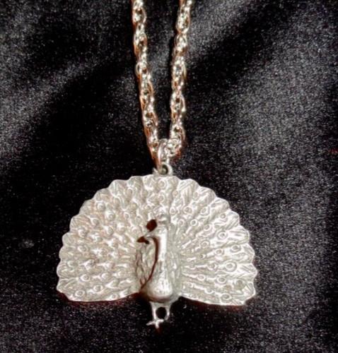 Nickel pewter peacock - /,