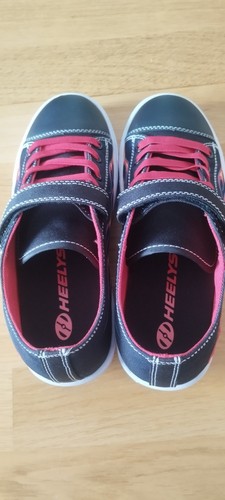 Heelys roller shoes - heelys,