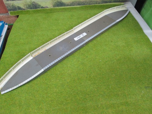 Hornby station platform r464 - hornby,
