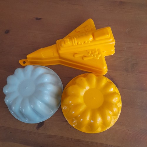Bundle vintage plastic - bundle,