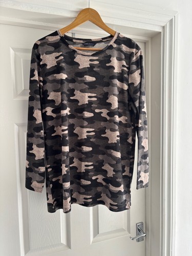 Ladies size green mix top - 12,