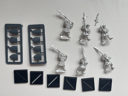 Bretonnian men arms w - bretonnian, men-at-arms