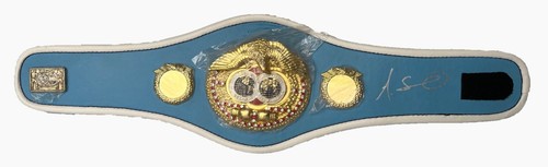 Amanda serrano hand signed - serrano, ibf