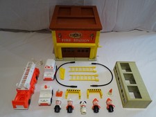 Fisher Price Fire Station 928 Set 1980s Classic Young Children Good Condition