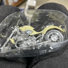 BMW R1200C  1-18 SCALE  MAISTO