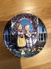 M. I. Hummel Collectors Plate " Little Musicians '' Plate No. 0056 8" diameter